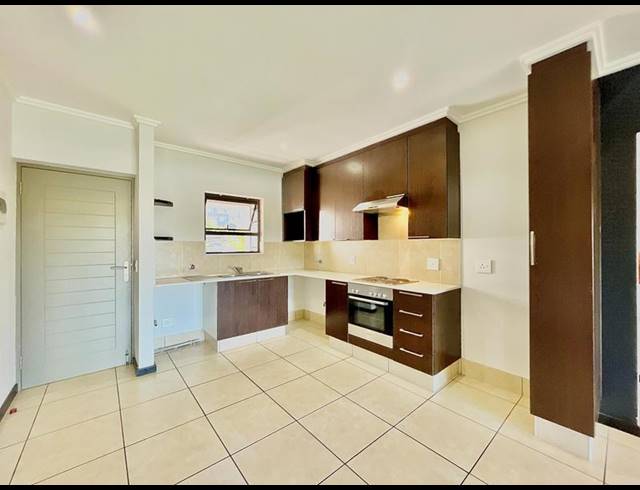 2 BEDROOM APARTMENT FOR SALE IN LONEHILL